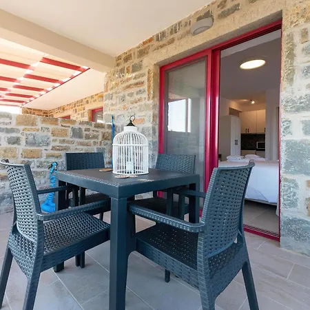 Abeloessa Methonian Hospitality Aparthotel