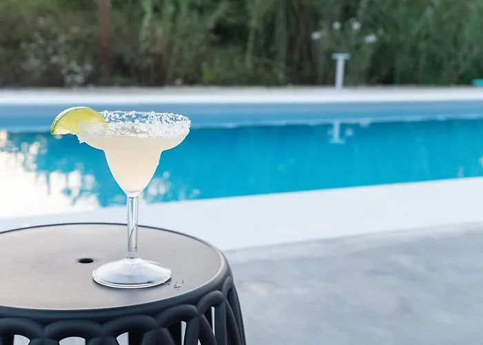 Aparthotel Abeloessa Methonian Hospitality