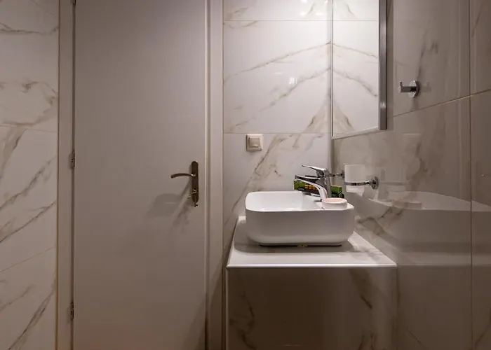 Aparthotel Abeloessa Methonian Hospitality