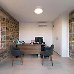Aparthotel Abeloessa Methonian Hospitality