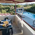 Appart hôtel Abeloessa Methonian Hospitality