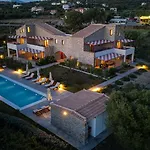 Appart hôtel Abeloessa Methonian Hospitality 4*