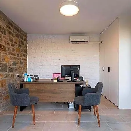 Abeloessa Methonian Hospitality Aparthotel